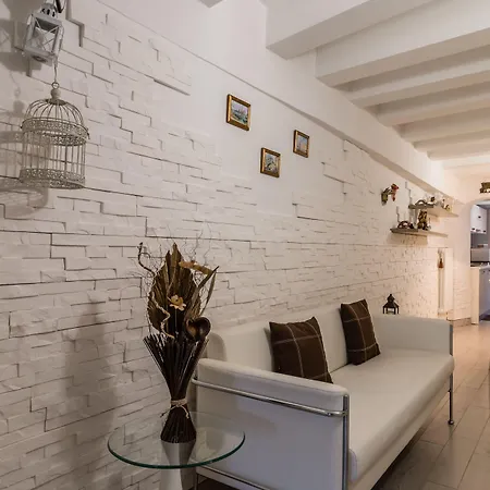 Ca Lessia Apartment *